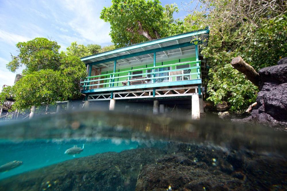 Lusia'S Lagoon Chalets Salelologa Pokoj fotografie