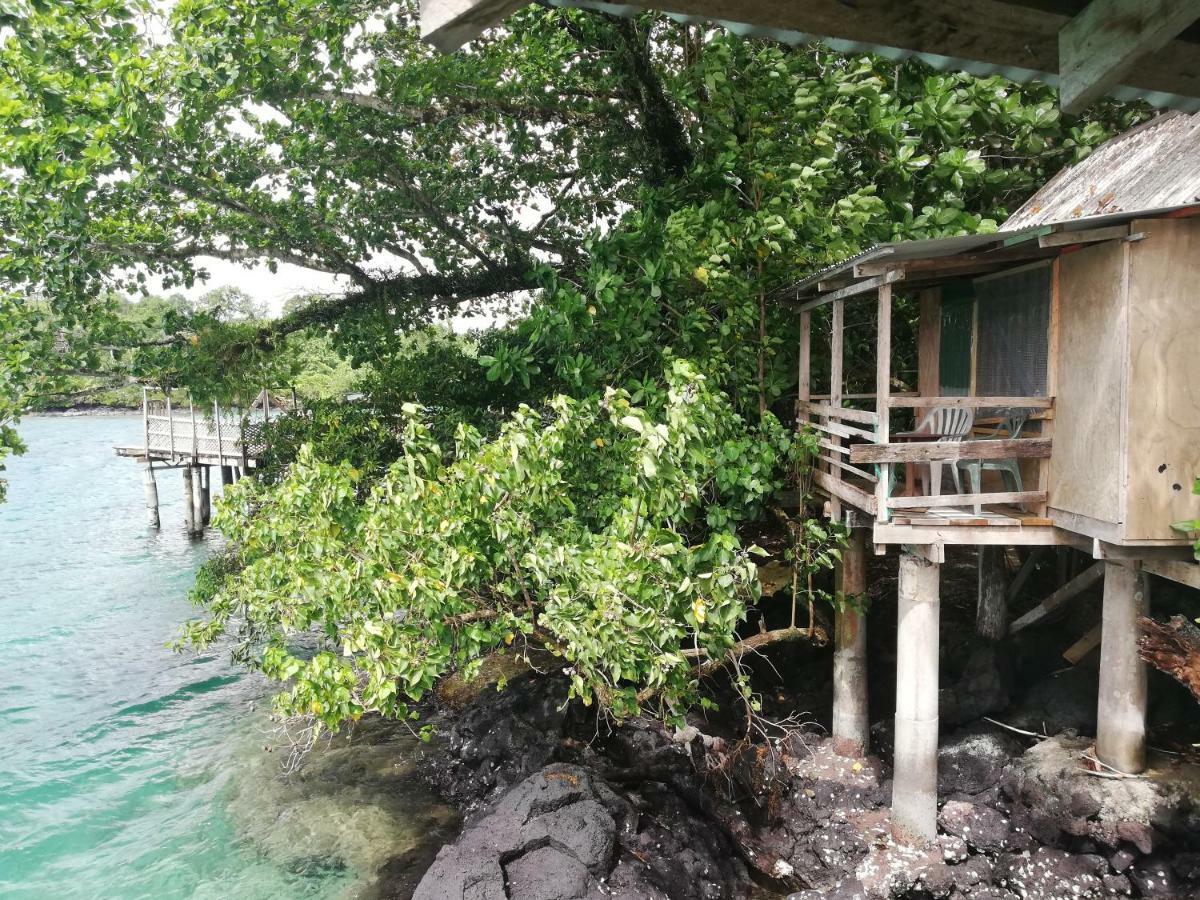 Lusia'S Lagoon Chalets Salelologa Exteriér fotografie